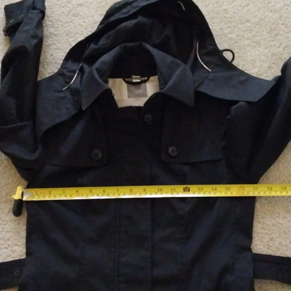 Burberry Black Trench Coat with Check Lining - Picture 11 of 14